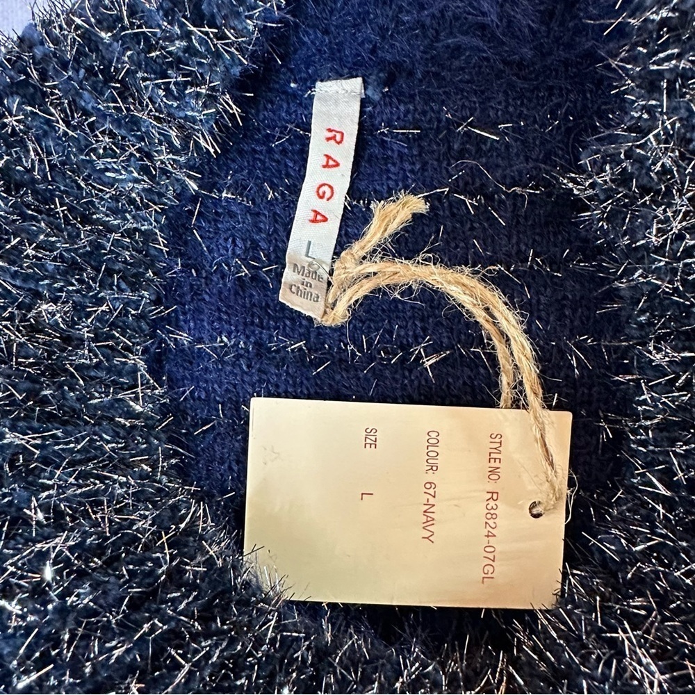 Raga.LA Sweater - Picture 5 of 8